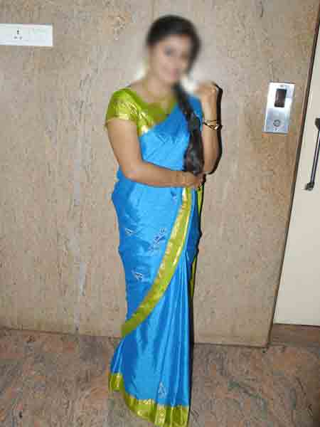 rekha-house-wife-escorts-in-mumbai